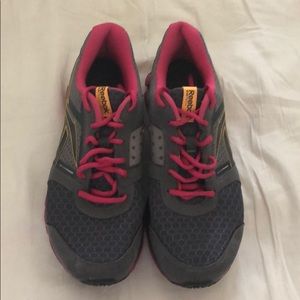 Reebok size 9 Pink and Grey Sneakers